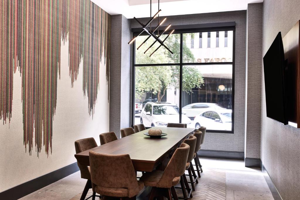 ไฮแอท เพลส ฟีนิกซ์/ดาวน์ทาวน์ (Hyatt Place Phoenix/downtown)