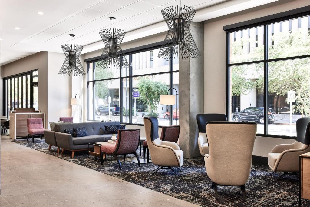 ไฮแอท เพลส ฟีนิกซ์/ดาวน์ทาวน์ (Hyatt Place Phoenix/downtown)