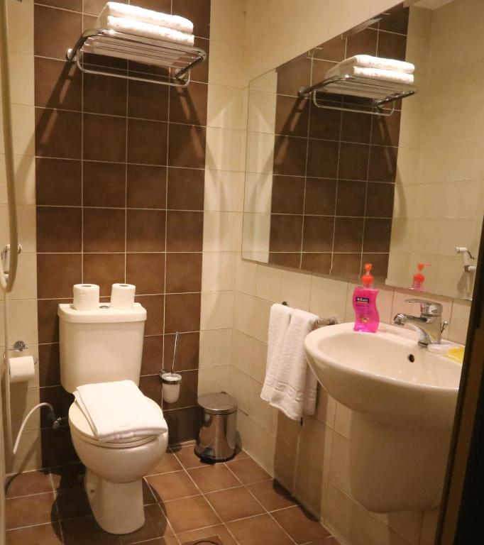 Riviera Hostel photo