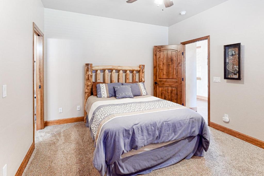 Cobblestone River Resort photo