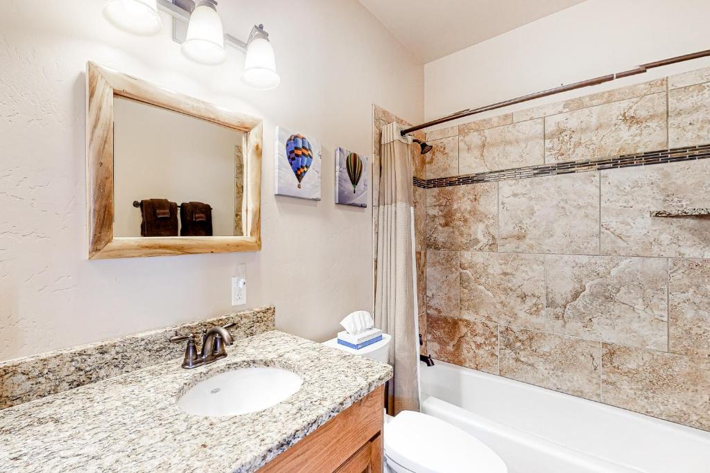 Cobblestone River Resort photo