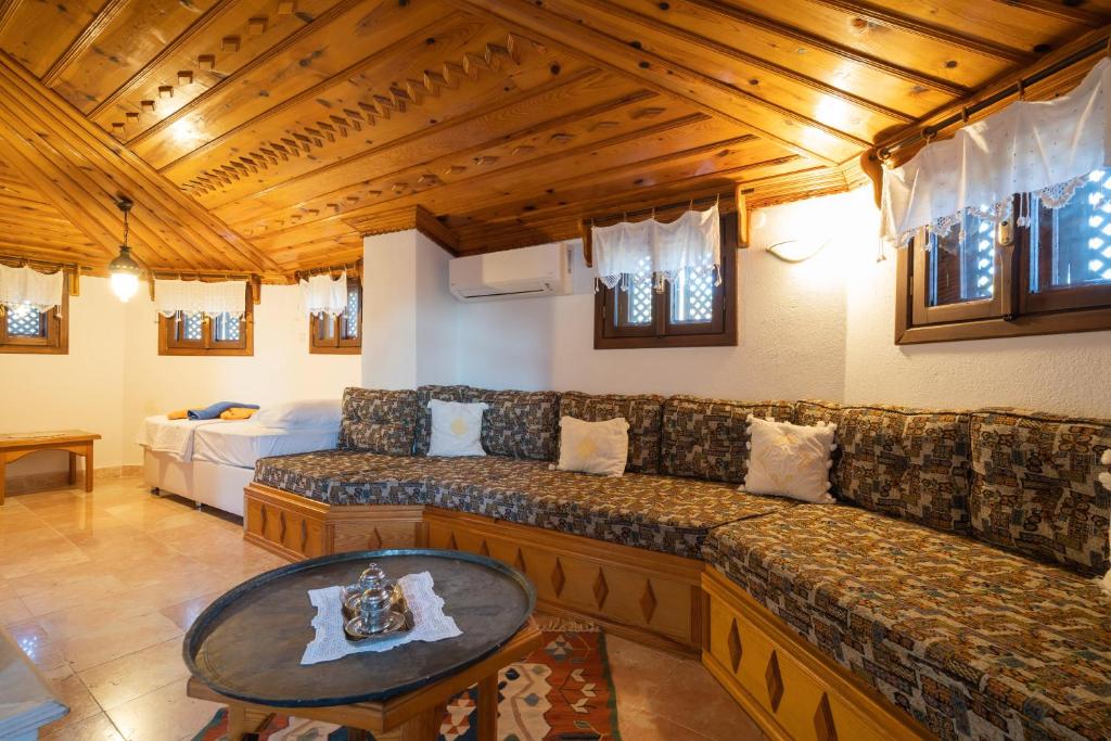 Liya Boutique Hotel Suites