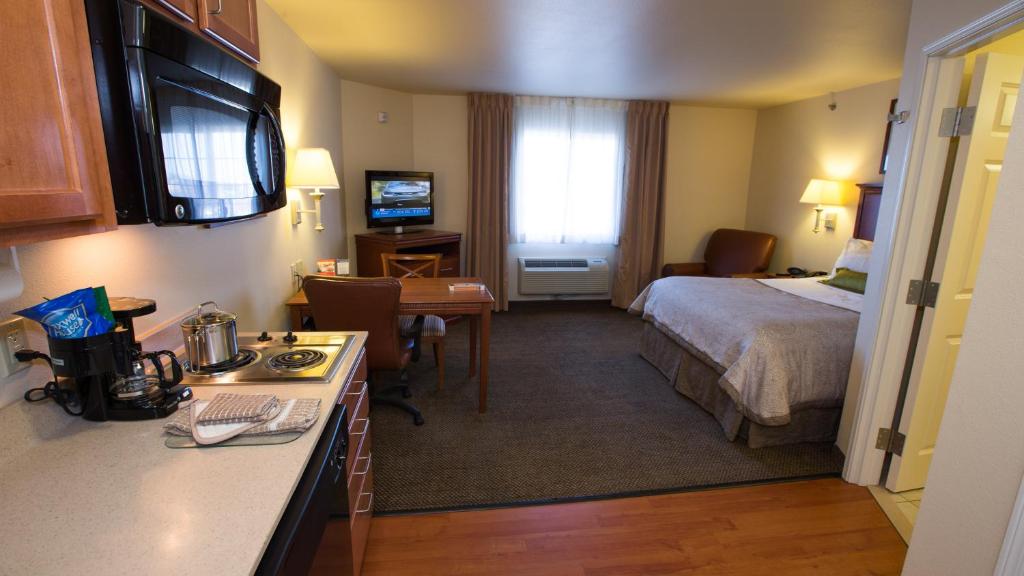 Candlewood Suites Springfield Photo 26