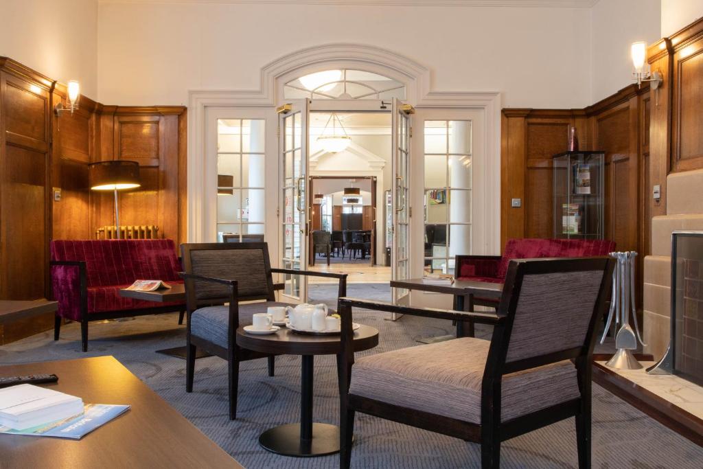 The New Southlands Hotel photo