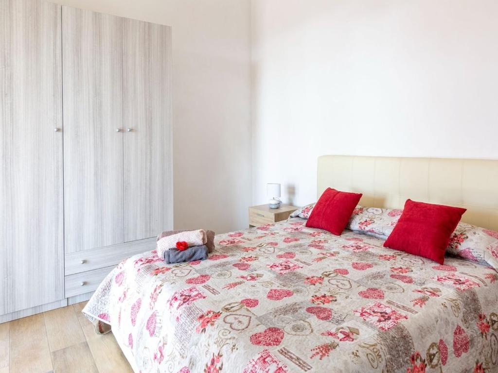 Family-Friendly Sicily Stay - 4