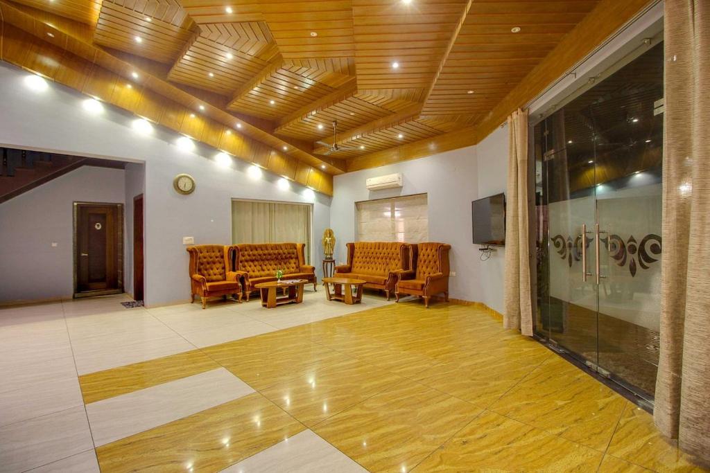 Luxury Jim Corbett Resort photo