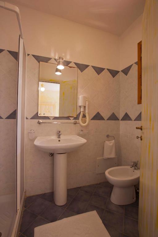 Club Esse Shardana — Hotel rooms in Capo Testa, Sardinia