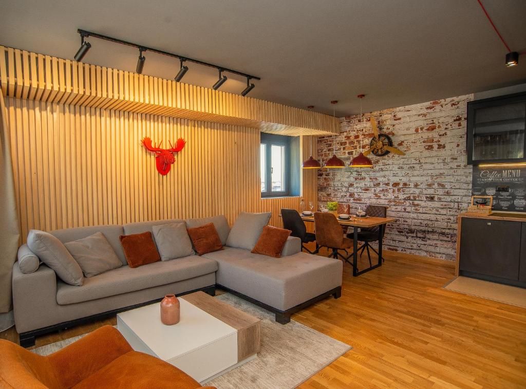 Stylish Two Bedroom Apartment at Ljubovic-Hill Park - 3