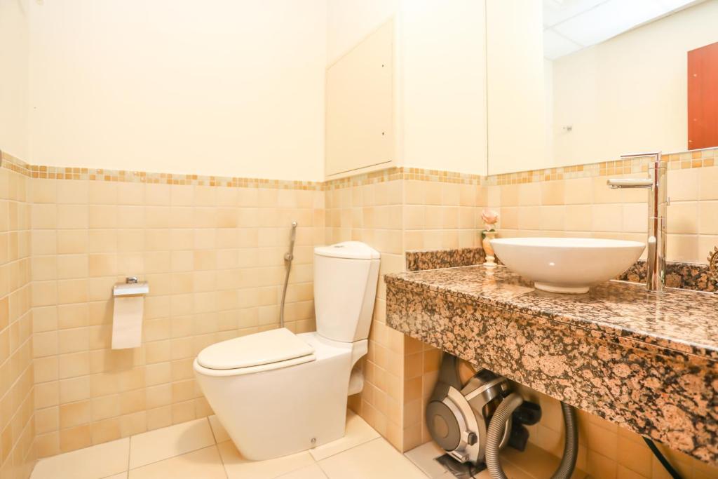 JBR, 2-bedroom, next to beach, full marina view photo