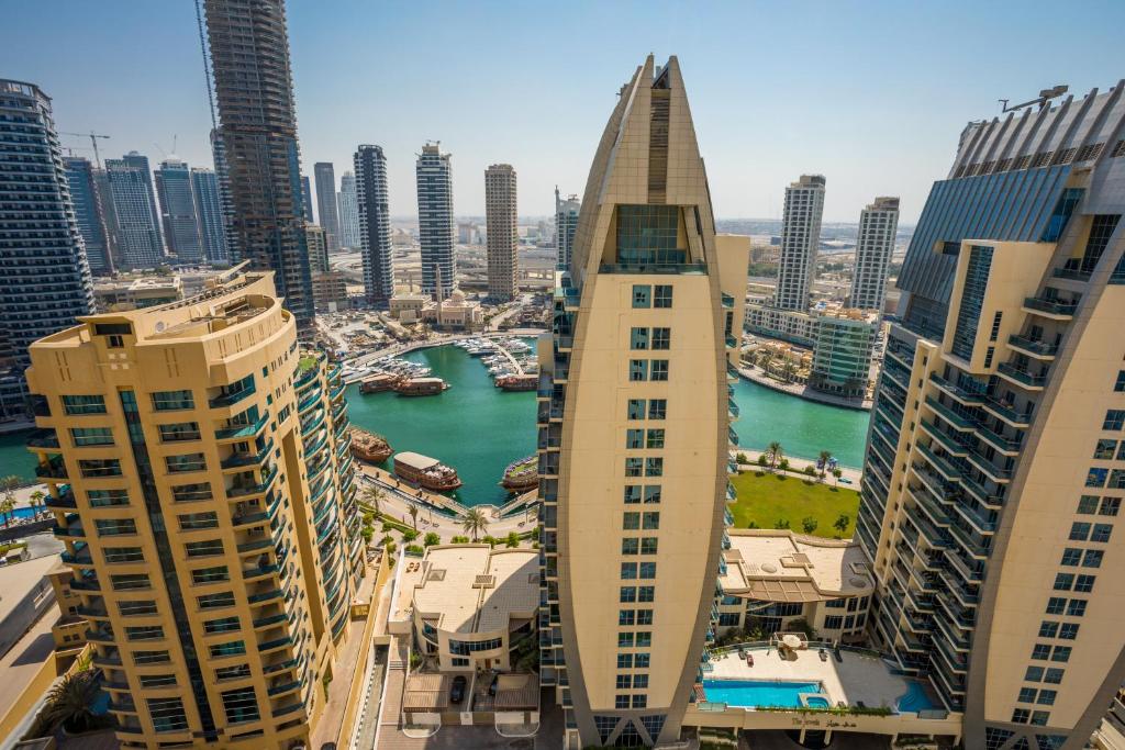 JBR, 2-bedroom, next to beach, full marina view — Hotel in Dubai