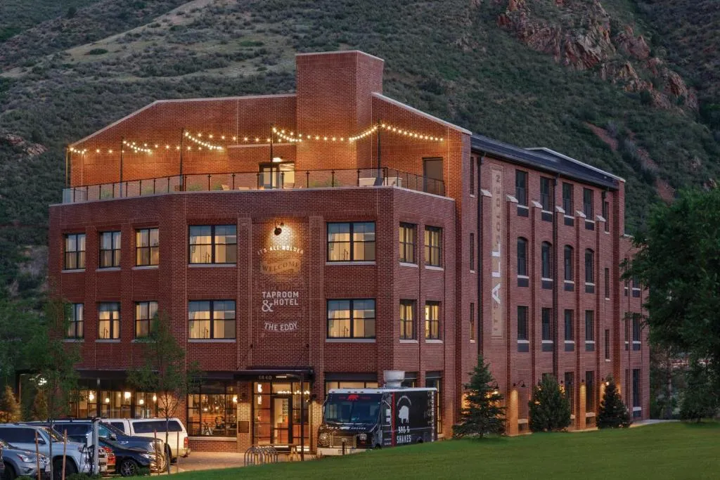 The Eddy Taproom & Hotel，位于高尔顿的酒店