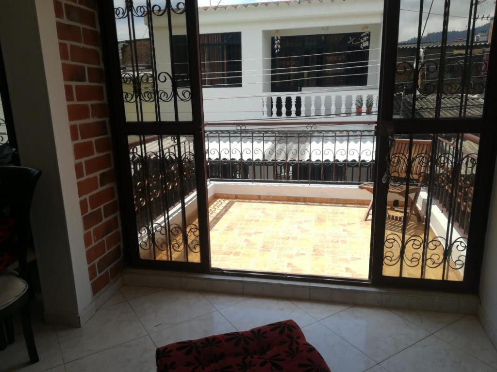 Apartamento amoblado con balcón en Ibagué - 3