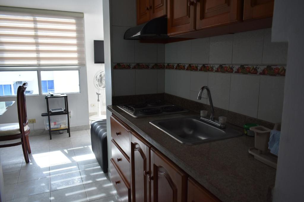 Apartamento en Cartagena Edificio El conquistador Sector el Laguito - By Corfeinco - 2