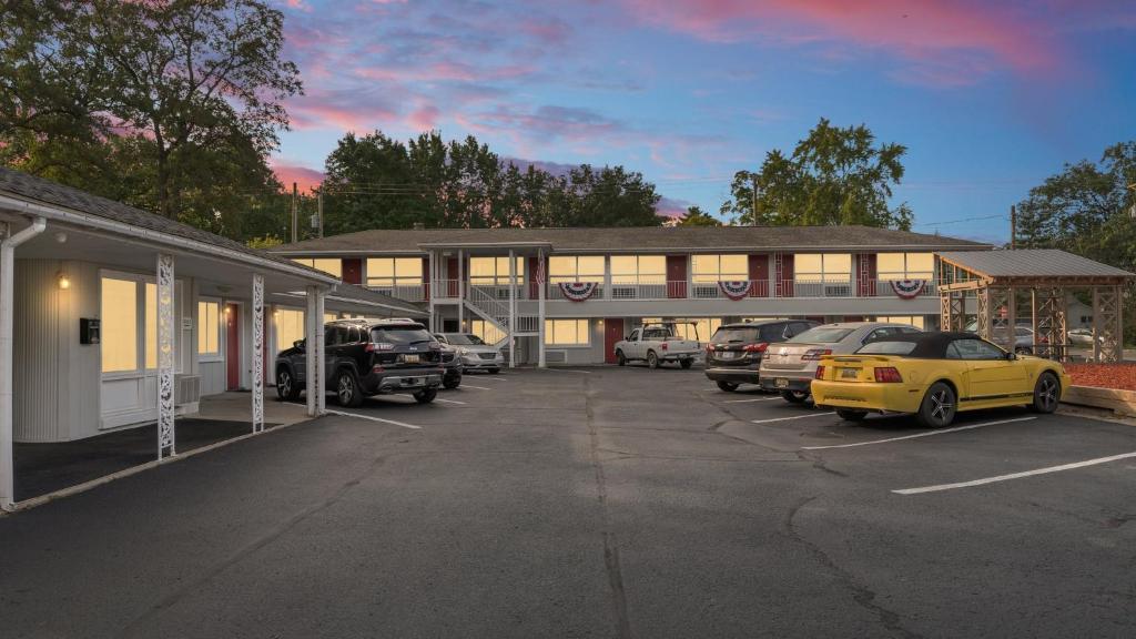 Grand Traverse Motel photo
