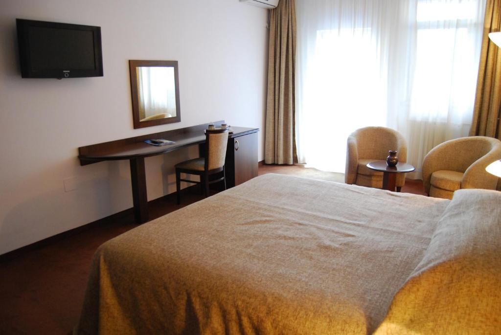 Hotel Maria photo