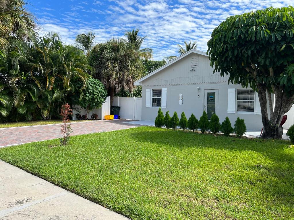 Your Beach Home in sunny Delray, near Atlantic Ave photo