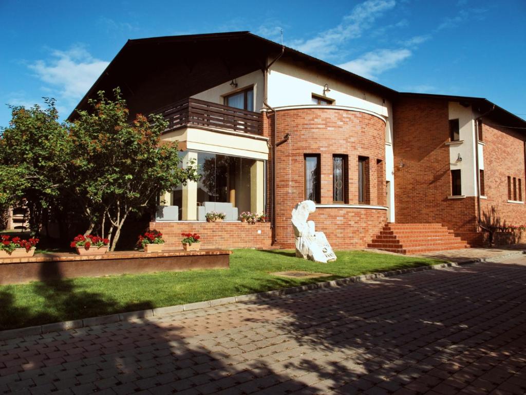 C&amp;C Karo Resort — Hotel in Bacau