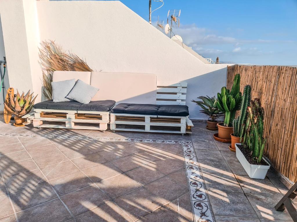 Oceanview Boutique House, 125 sqm, Parking, Sunset Rooftop - 3