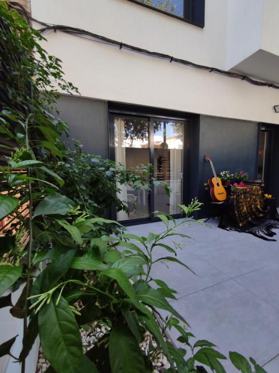 Bajo Luminoso en Barrio de Nervion — Hotel in Seville