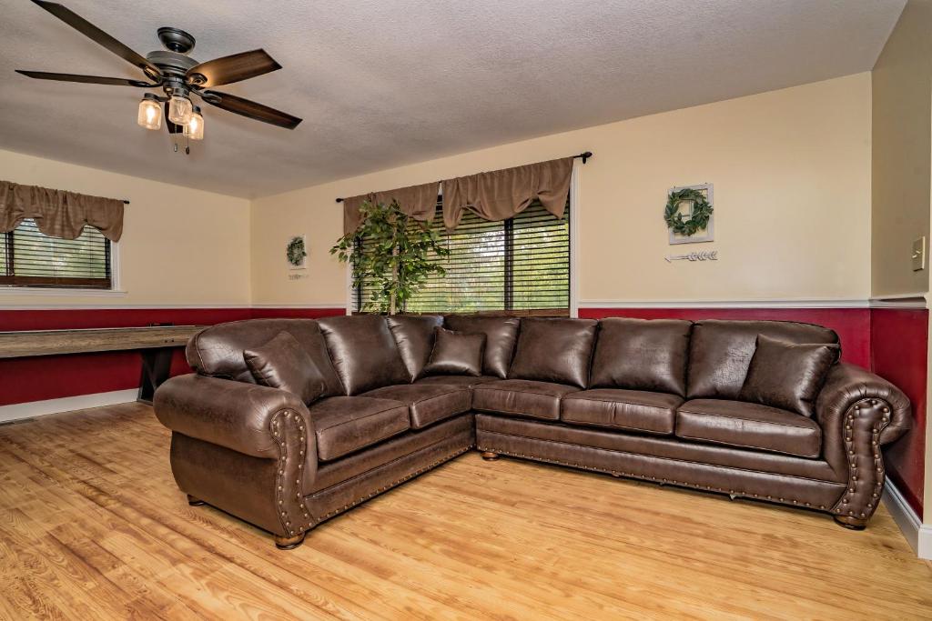 Pigeon Forge Escape, Hot Tub, Game Room, WIFI, 685 FREE tickets each paid day!, Pigeon Forge