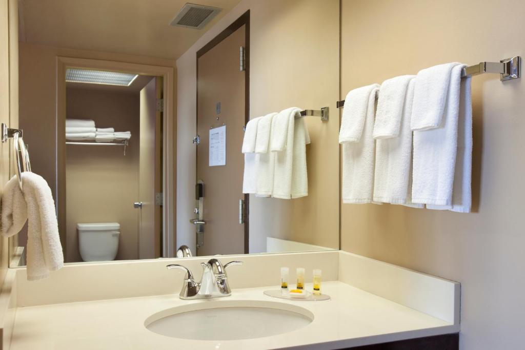 Days Hotel & Suites By Wyndham Lloydminster Photo 25