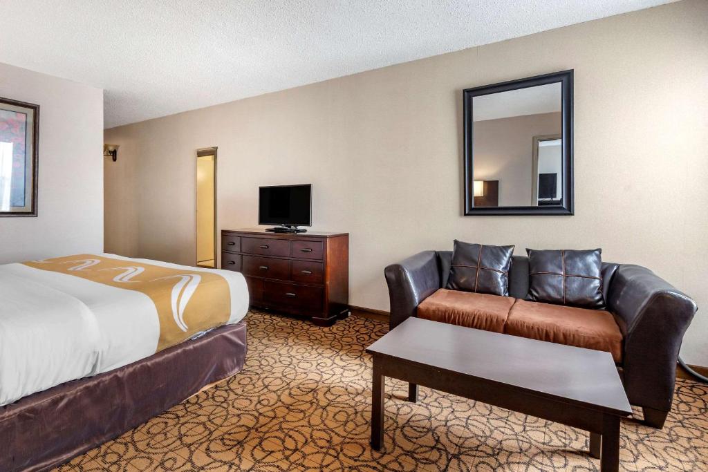 Quality Inn & Suites Escanaba Photo 20