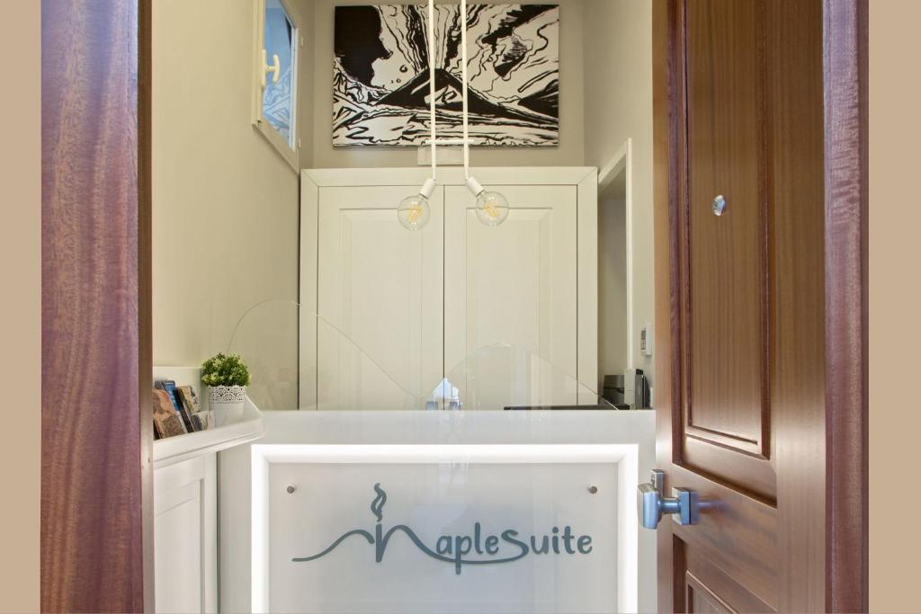 Naplesuite photo