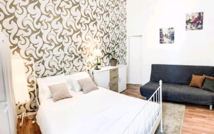 Gallys Apartments photo