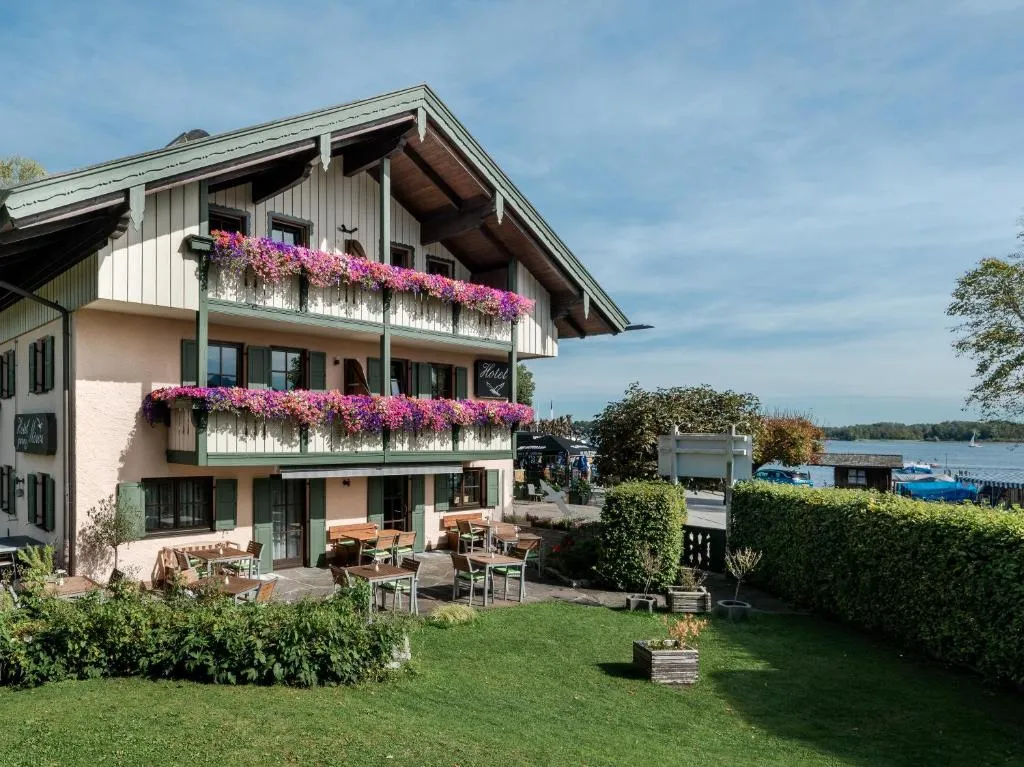 Hotel Garni Möwe am See, hotel in Prien am Chiemsee