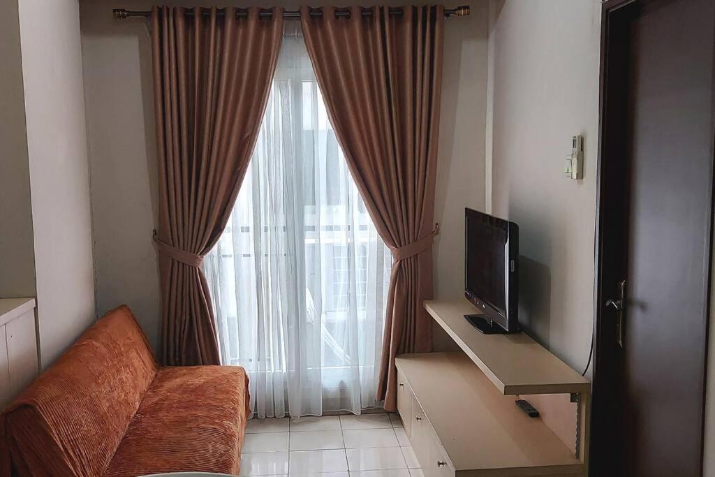 Apt 2 BR Sunter Park View With Pool and Netflix, Jakarta