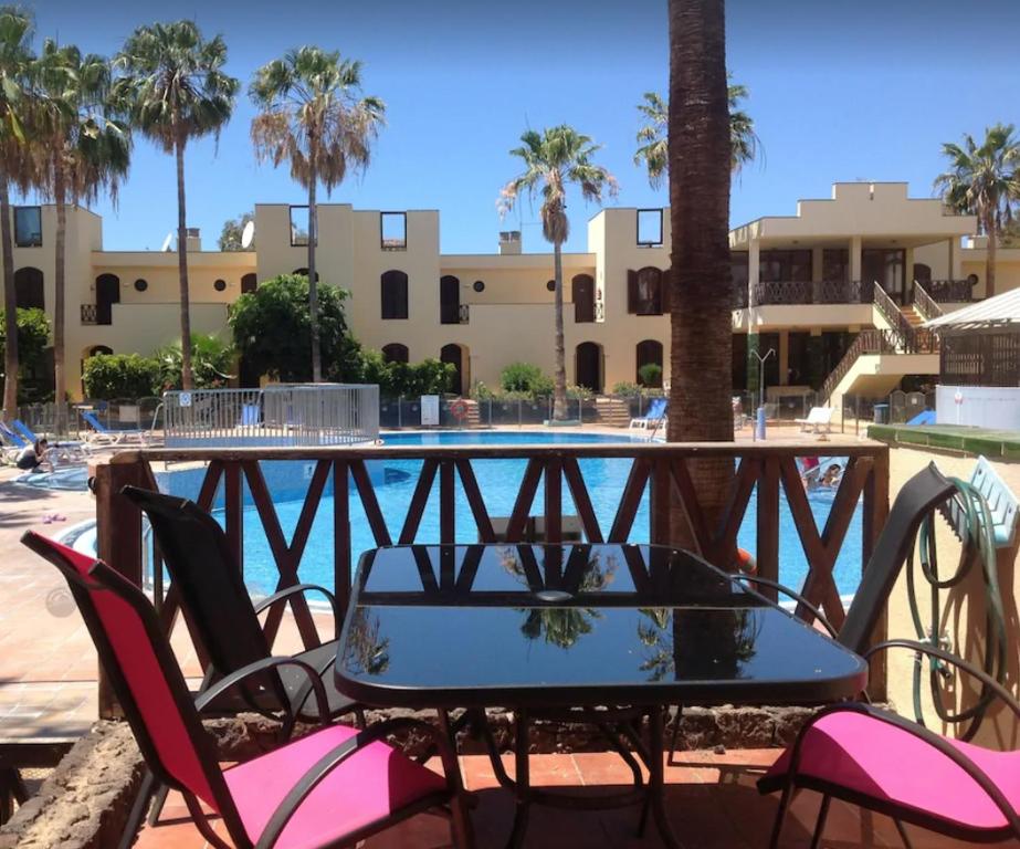 STUDIO TAGORO, Costa del Silencio