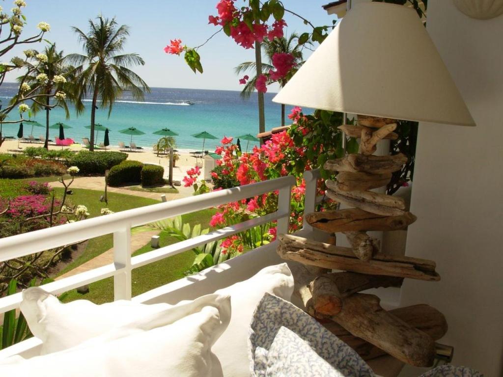 Ocean Blue Luxury Apartment - Beachfront - Glitter Bay 203 photo