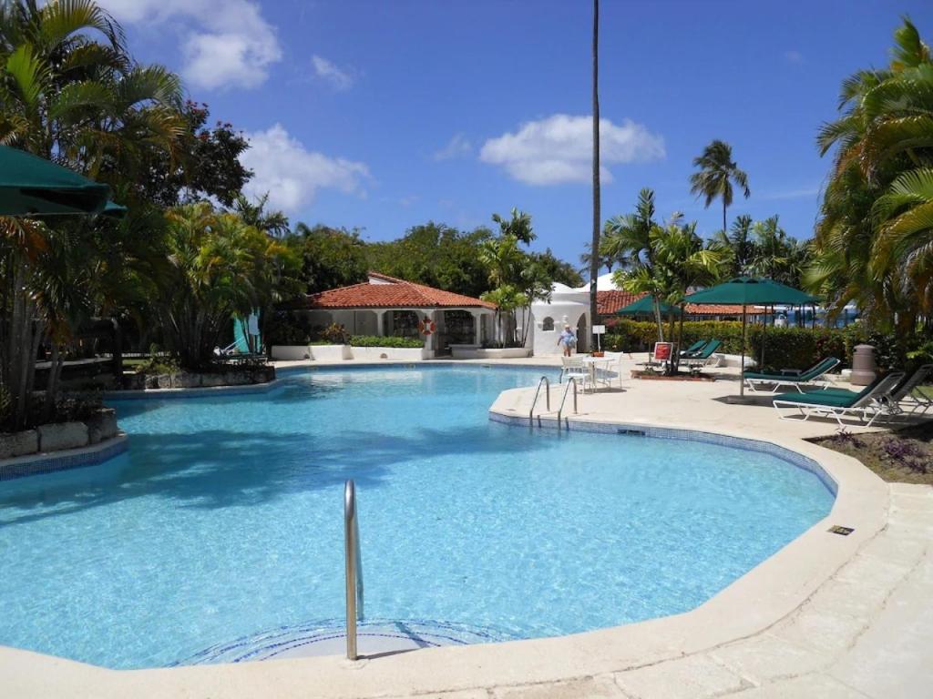 Ocean Blue Luxury Apartment - Beachfront - Glitter Bay 203 photo
