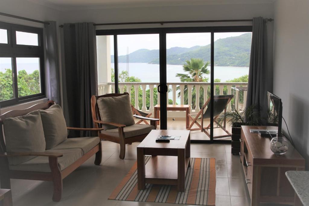 Island Cove photo