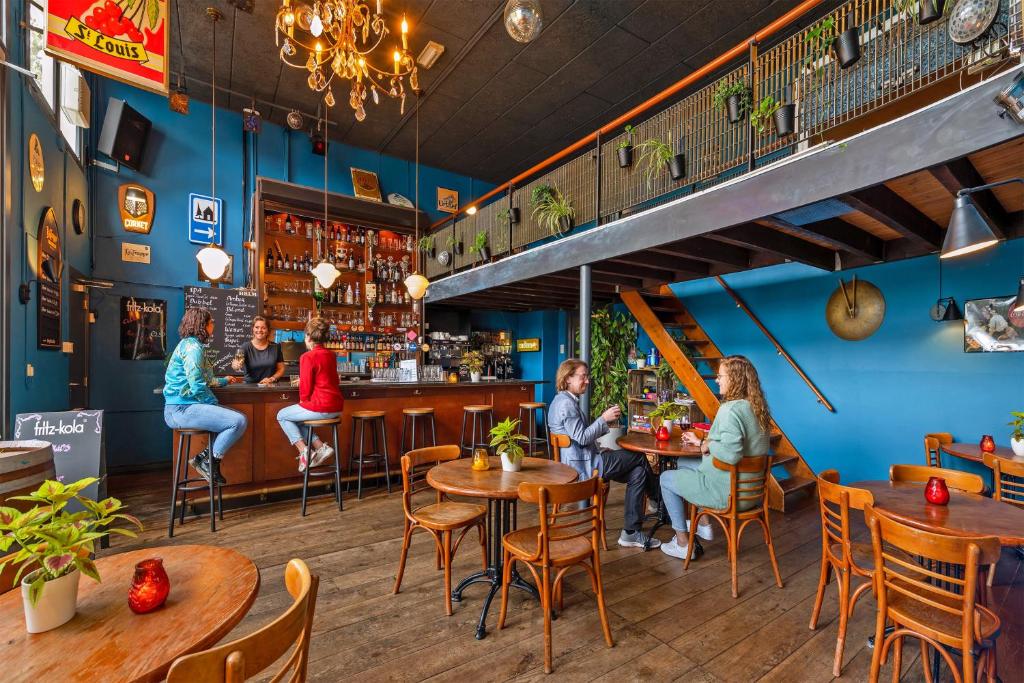 Bar/lounge