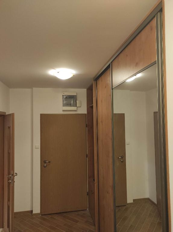 Nice room 2km to old town -150m from Metro Szwedzka photo