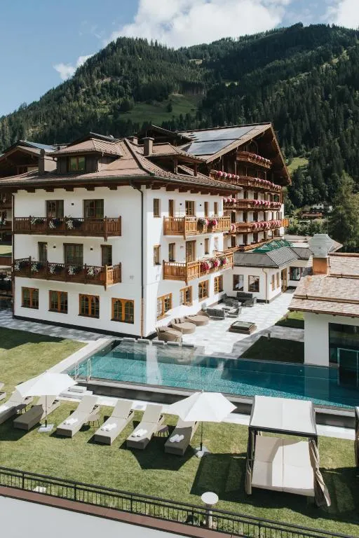 Hotel Tauernhof, hotel in Grossarl