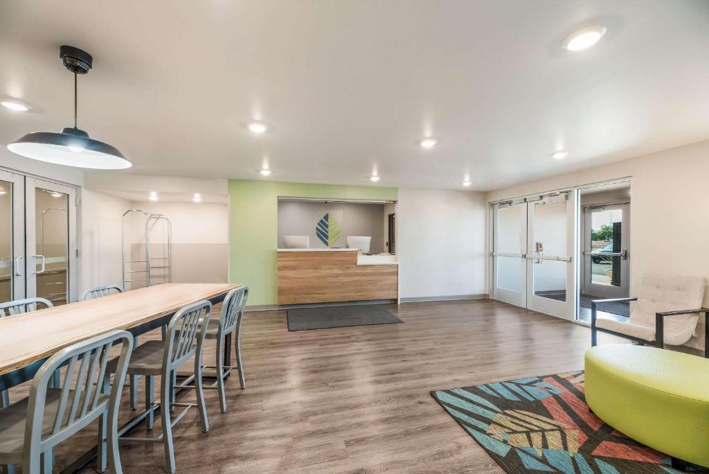 WoodSpring Suites Tucson-South photo