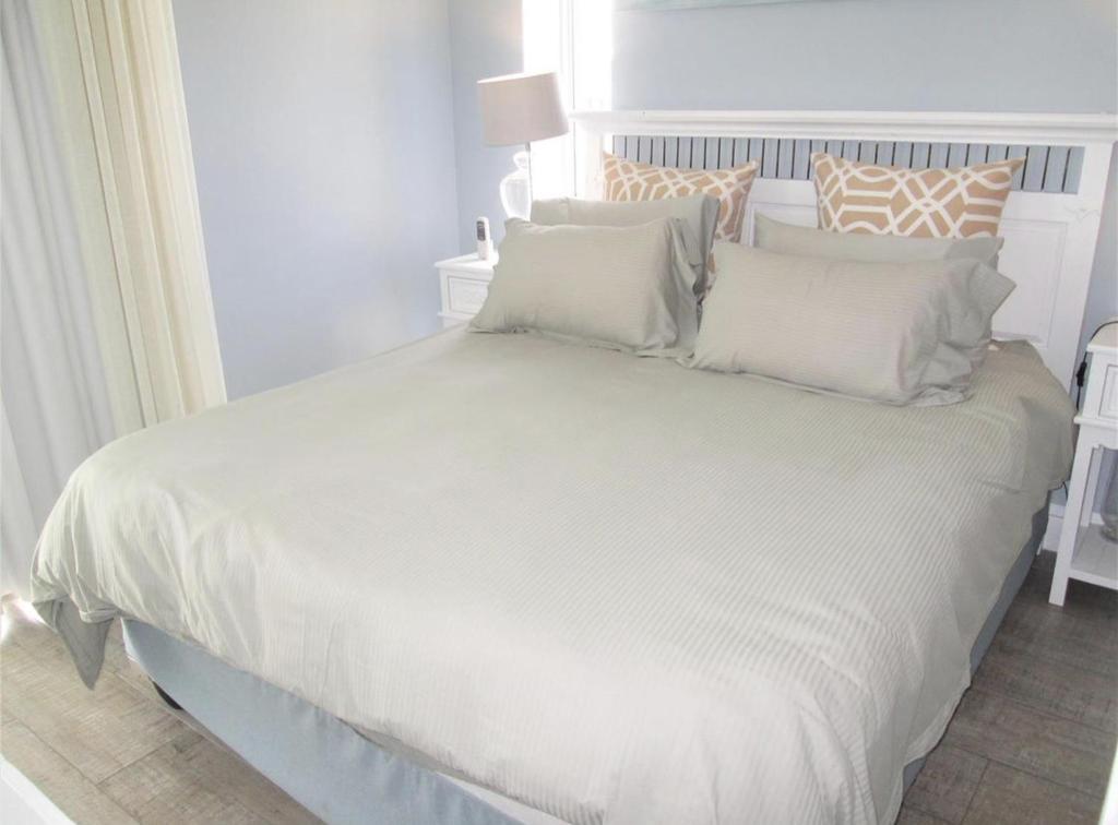 Seabreeze At 301 photo