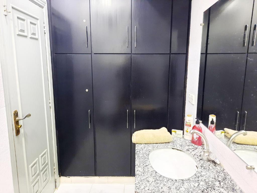 Charming one bedroom apartment in Bahria town photo