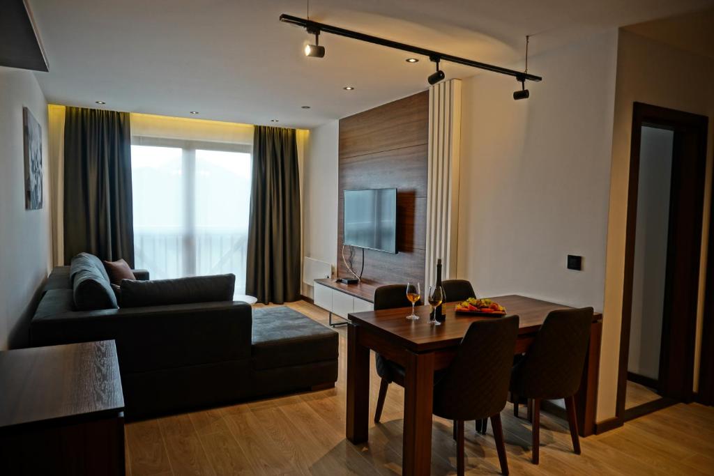 Apart & Spa Zoned - 4