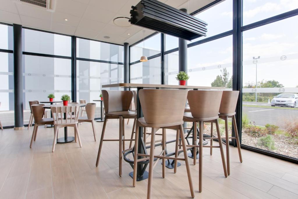 B&B HOTEL Reims Croix Blandin photo