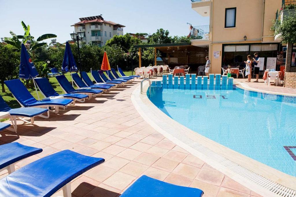 Begonville Apart Hotel — Swimming pool in Side