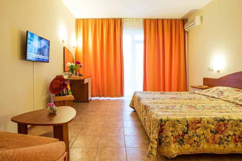 Ljuljak Hotel — Hotel rooms in Golden Sands, Varna Region