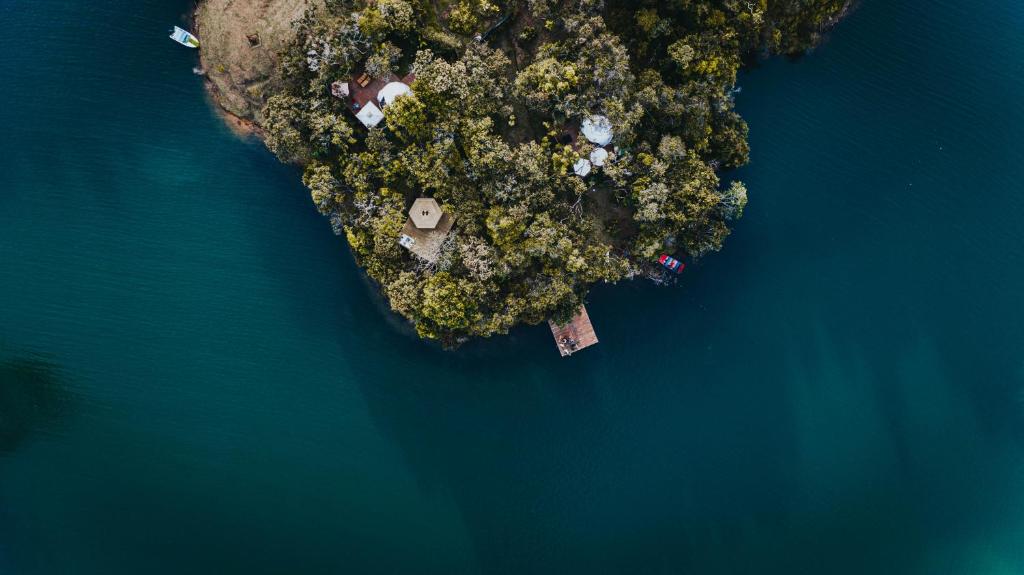Celeste Glamping Guatape — Hotel in Medellín