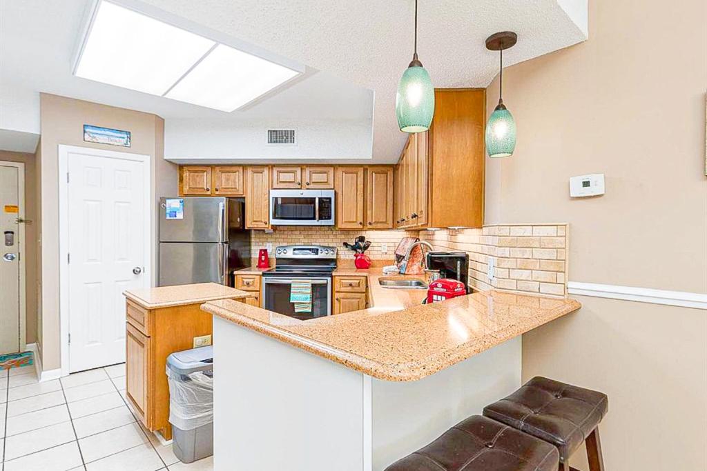 BOOK >> Bluewater Apartments II in Orange Beach (AL), United States