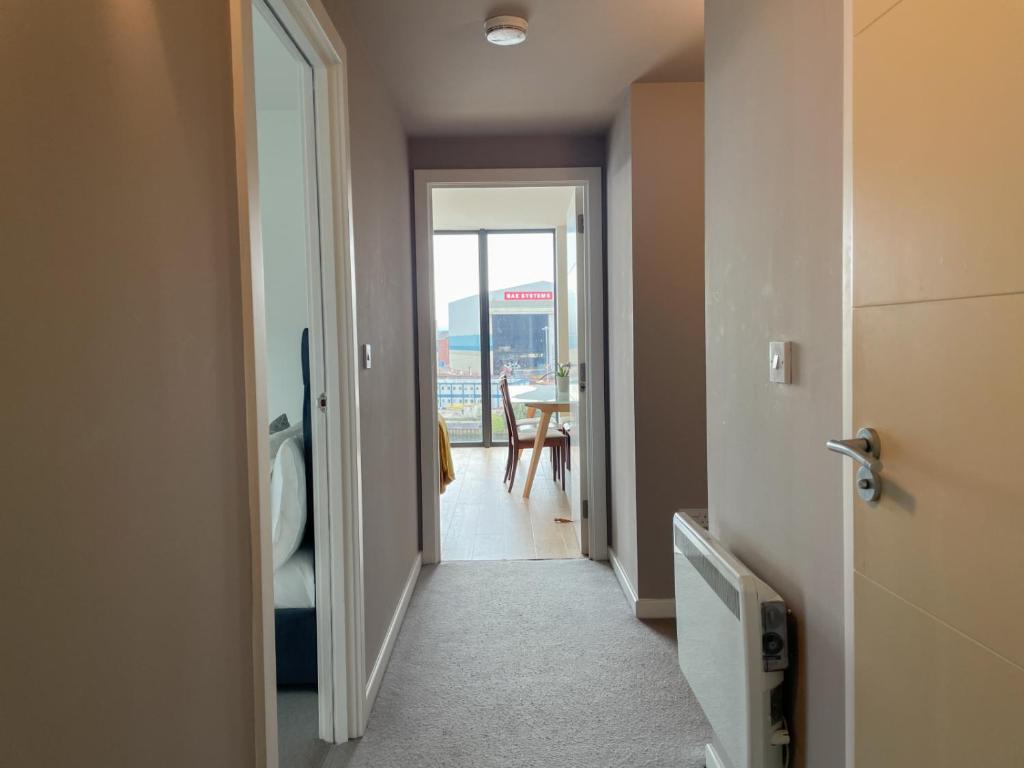 River Clyde View Apartment with Terrace & Parking photo