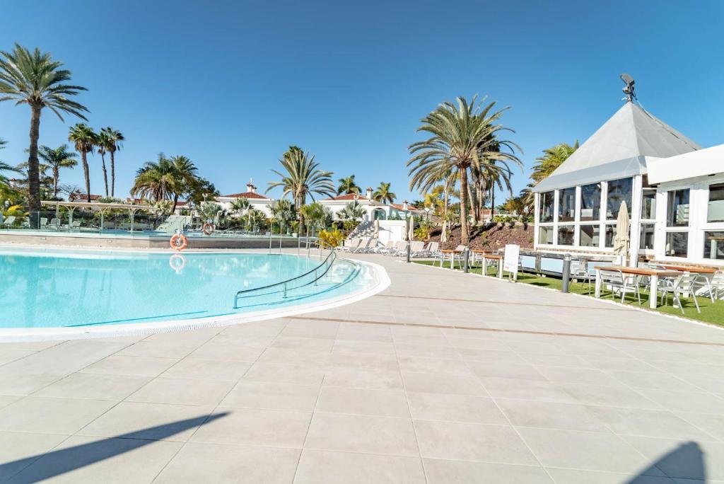 Hotel LIVVO Dunagolf Suites — Maspalomas, Canary Islands