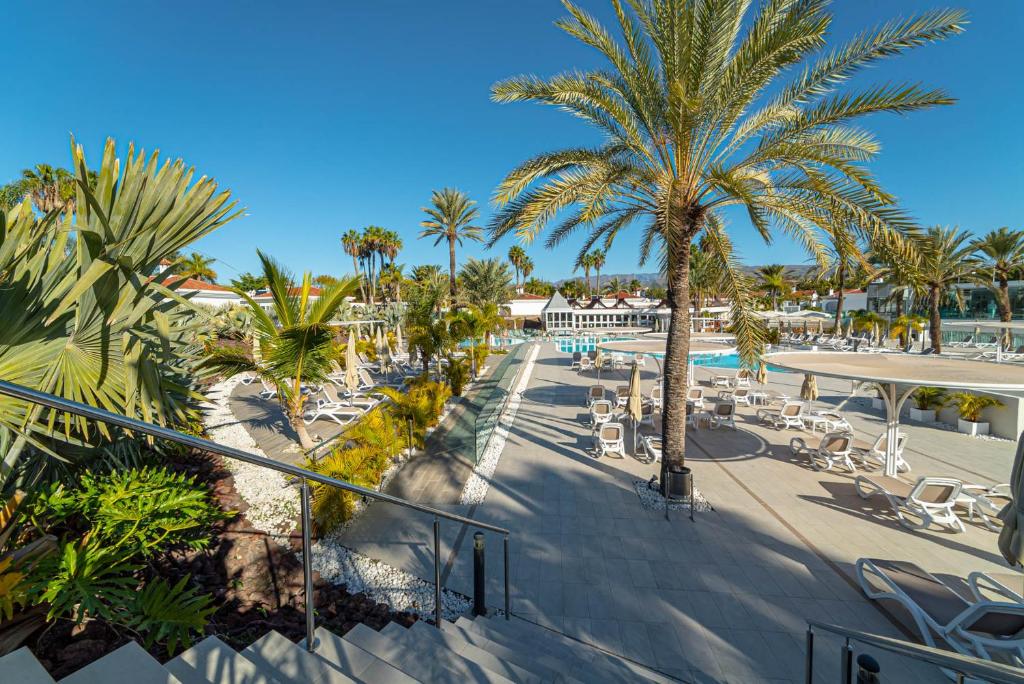 Hotel LIVVO Dunagolf Suites photo