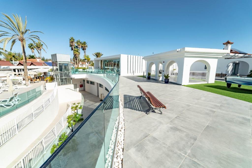 Hotel LIVVO Dunagolf Suites — Maspalomas, Canary Islands